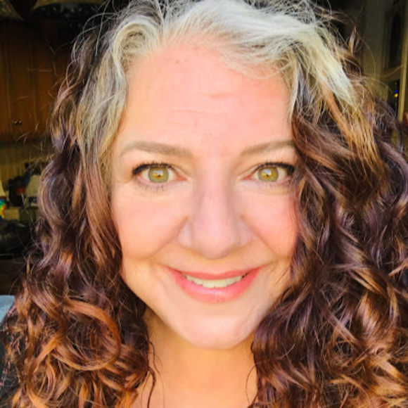 Meet your Posher, Christine - Picture 1 of 1